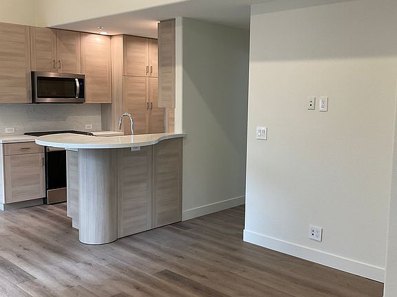 3rd image of 3240 Foothill Dr APT 1