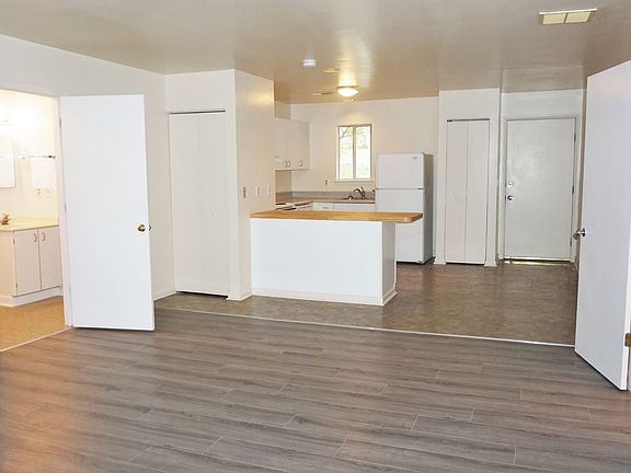 4th image of 103 Westerly Ave Unit B