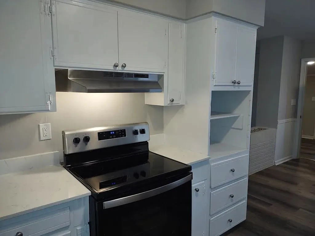 3 bed, 1.0 bath, 1185 sqft, $1,075 — Photo 4