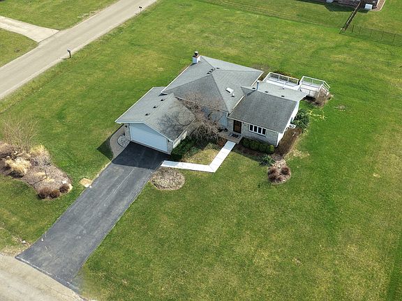 2nd image of 300 W Woodlawn Rd