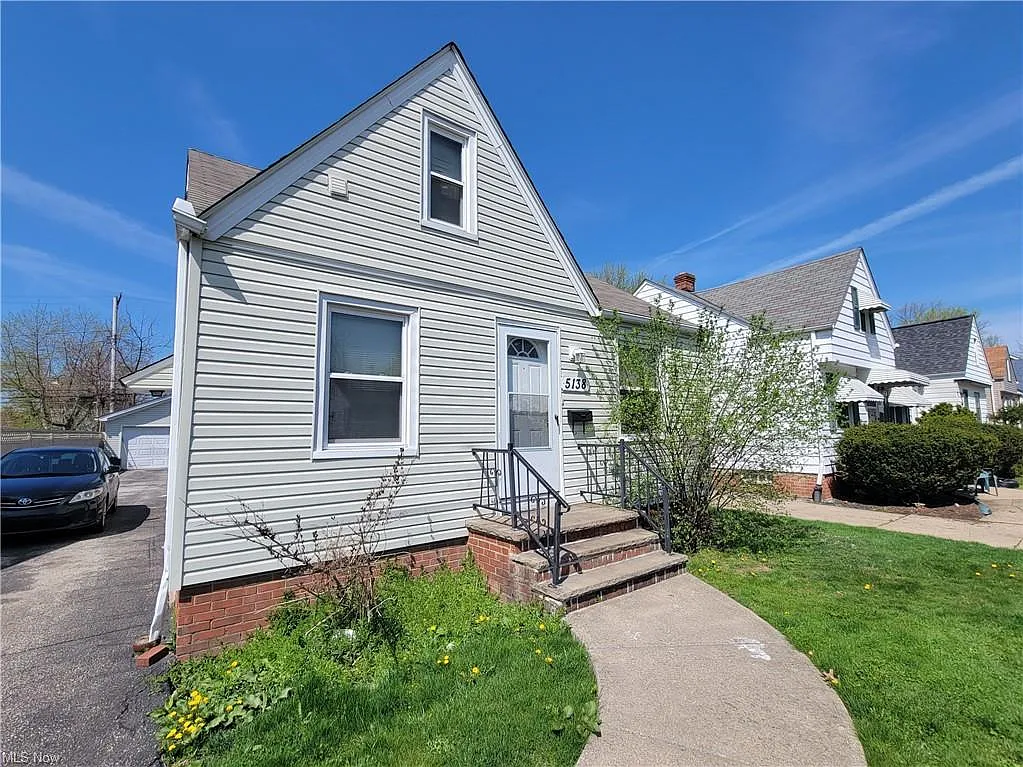 5138 Thomas St photo 1