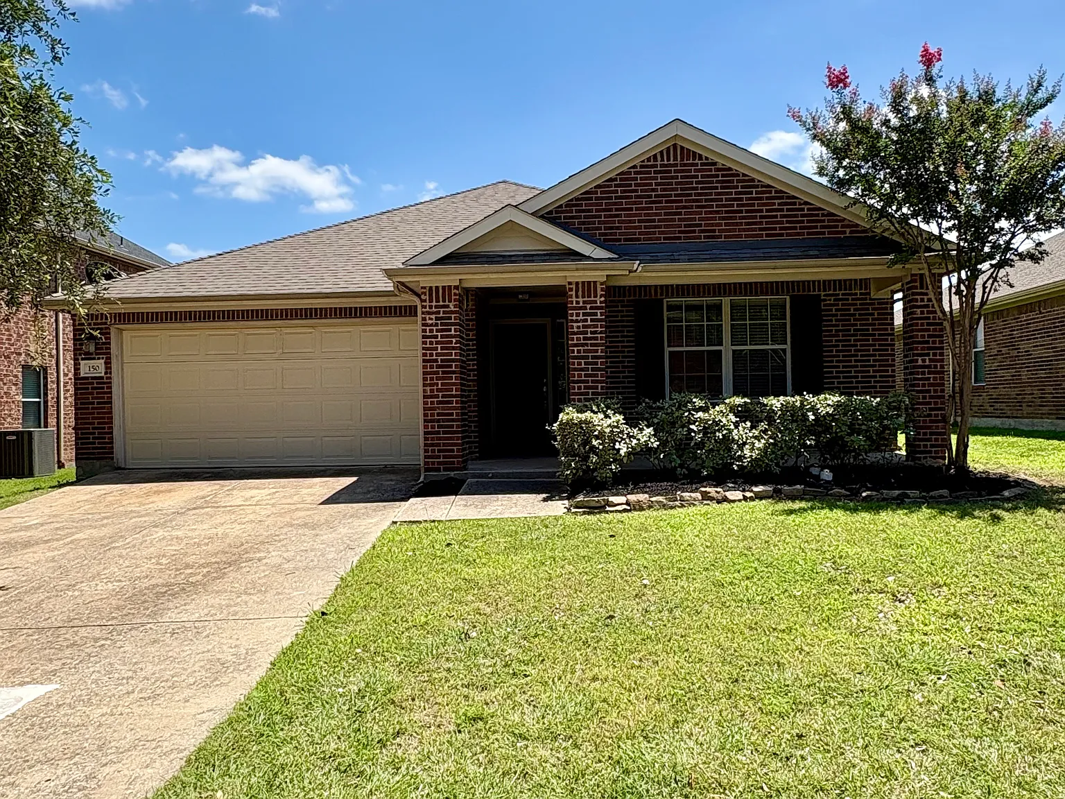 3 bed, 1902 sqft, $1,990 — Photo 3