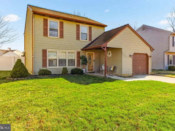 119 Robins Run W, Logan Township, NJ 08085