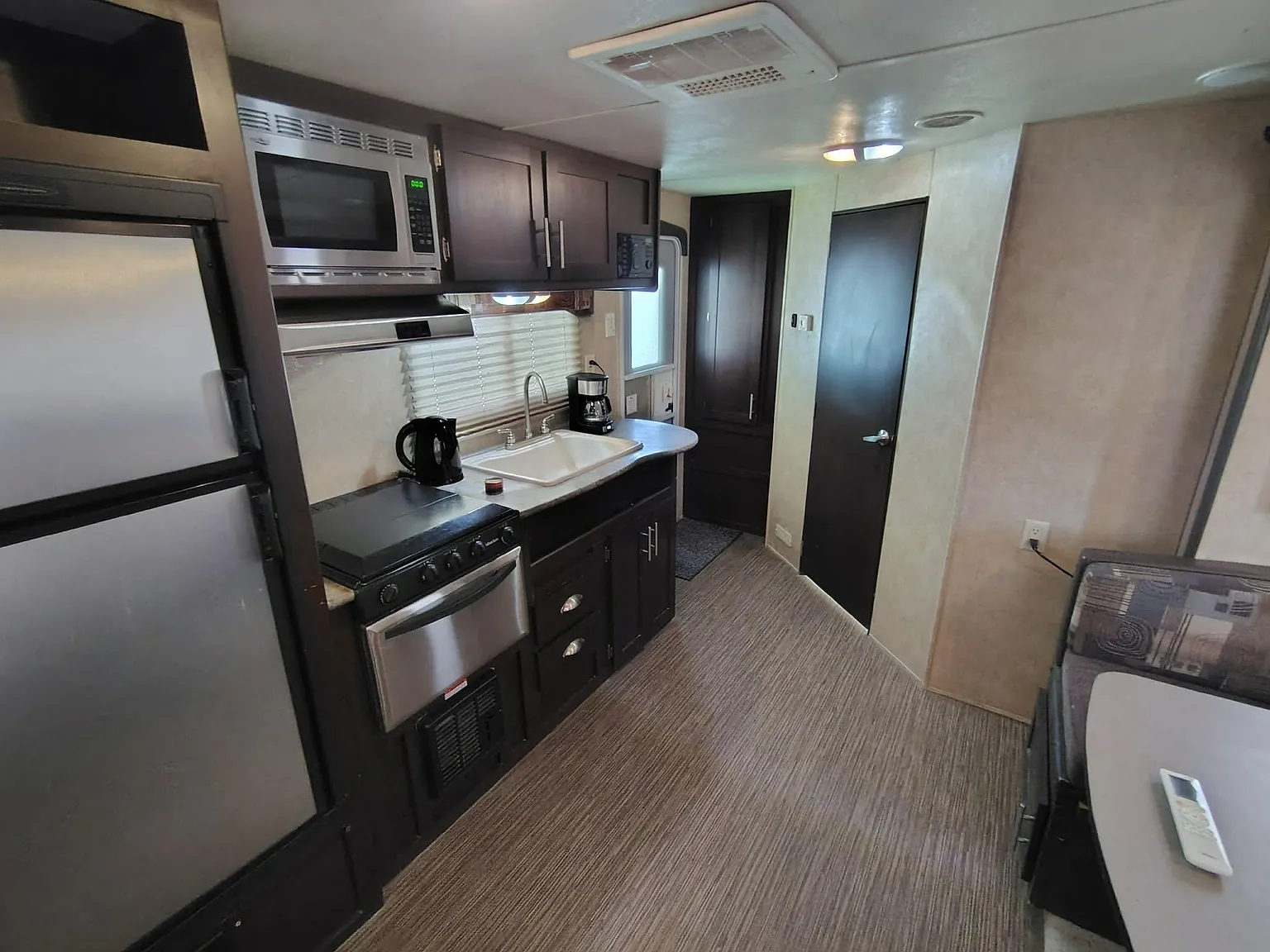 4 bed, 7.0 bath, 2226 sqft, $1,364 — Photo 3
