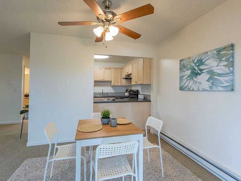 Parkhurst Apartments — Photo 9