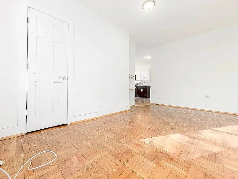 666 Hancock St #2X — Photo 2