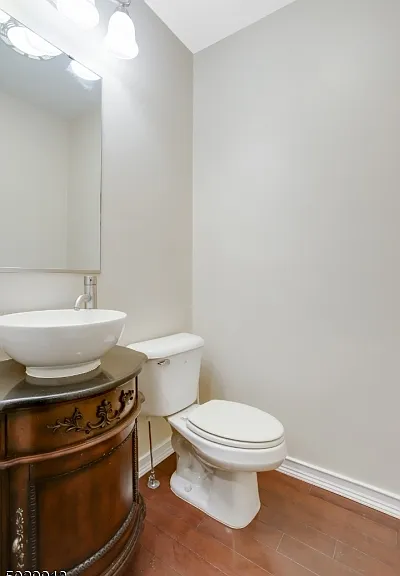 10-12 Elmer St #L — Photo 7