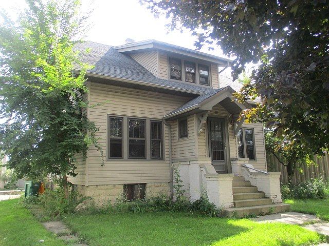 1st image of 16 E Cotton St