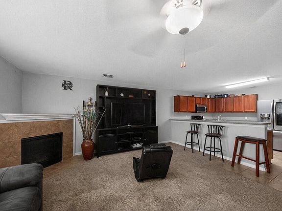 5th image of 7902 Sesame St