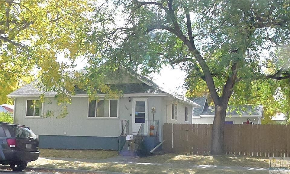 2nd image of 1008 E 6th St