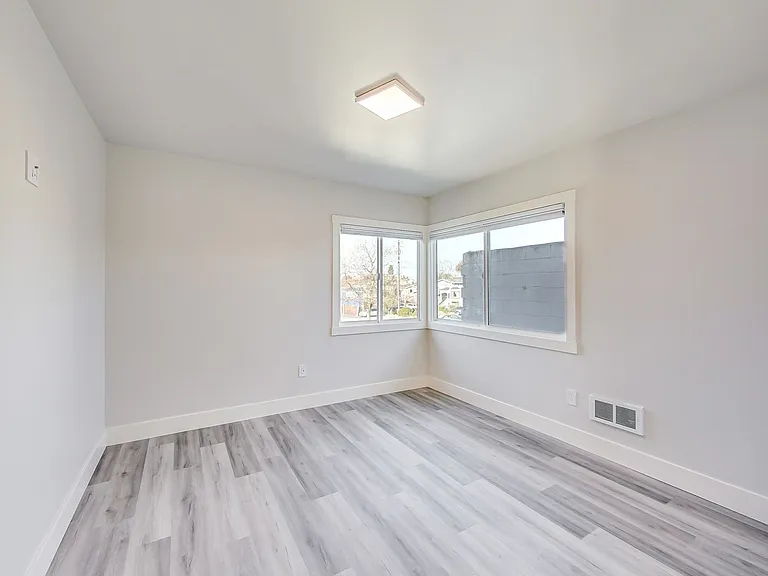 3411 Adeline St — Photo 10