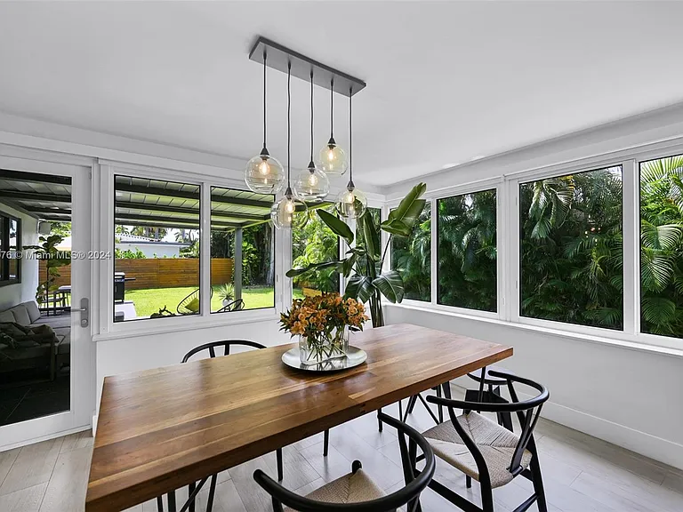 7531 Miami View Dr — Photo 34
