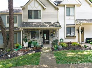 4053 N Course Dr, Charlotte, NC 28277