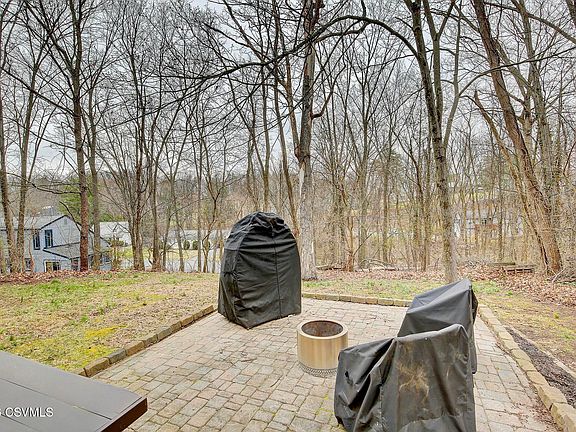3rd image of 621 Picnic Ln