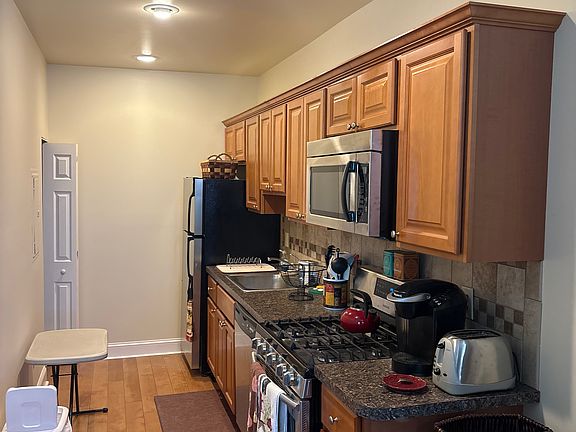 5th image of 266 Shelmire St APT 2