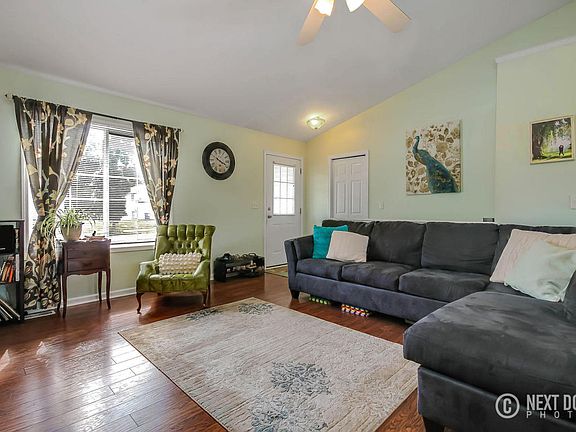 4th image of 3745 Kimberly Ct SE