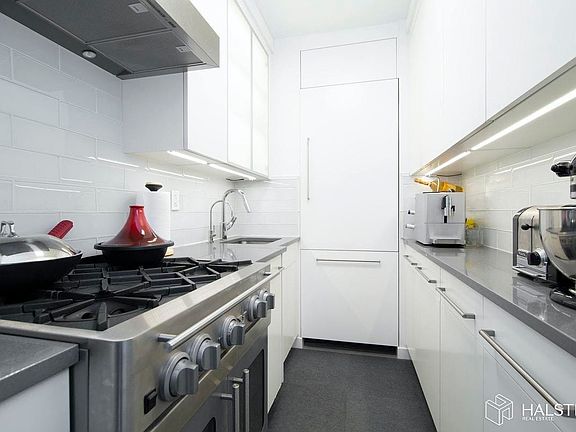4th image of 80 E End Ave APT 8K