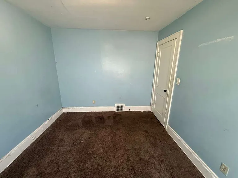 4772 E 90 — Photo 8