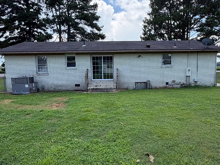 450 Lees Country Club Rd — Photo 18