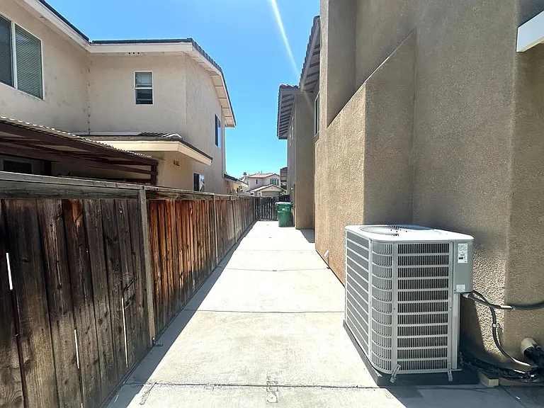 36026 Kiel Ct — Photo 29