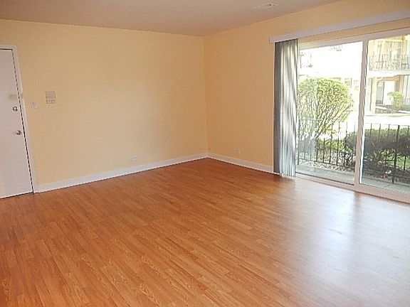 3rd image of 4815 W 109th St APT 101