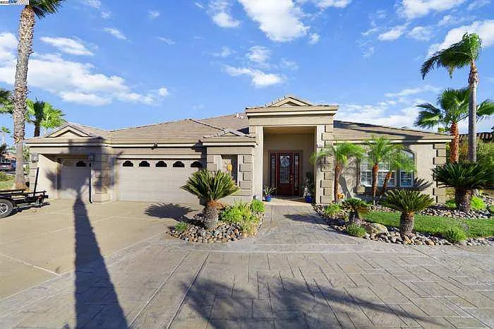 3 bed, 3088 sqft, $3,700 — Photo 1