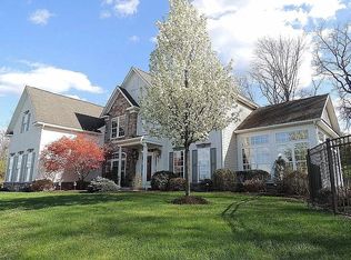 16 Winding Brook Dr, Sinking Spring, PA 19608