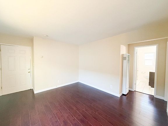 3rd image of 3211-3215 Courtland Ave