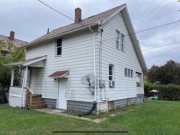 3rd image of 1415 W Ave Nw