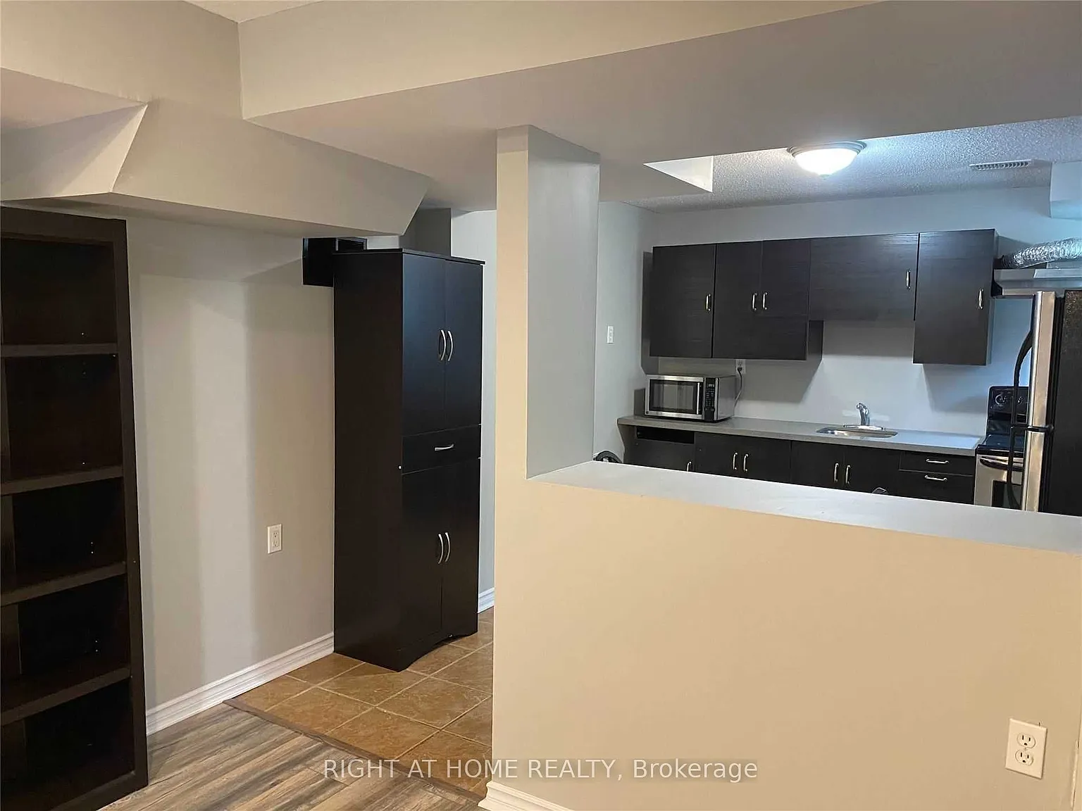 2 bed, $1,900 — Photo 4