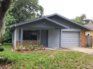 5851 13th St, Zephyrhills, FL 33542