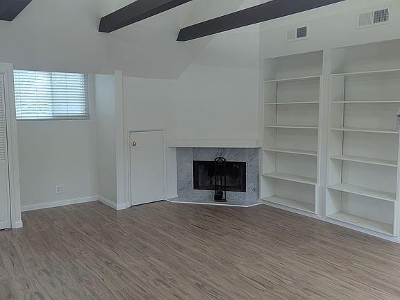 4th image of 3114 Cahuenga Blvd E