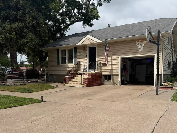 415 W D, North Platte, NE 69101