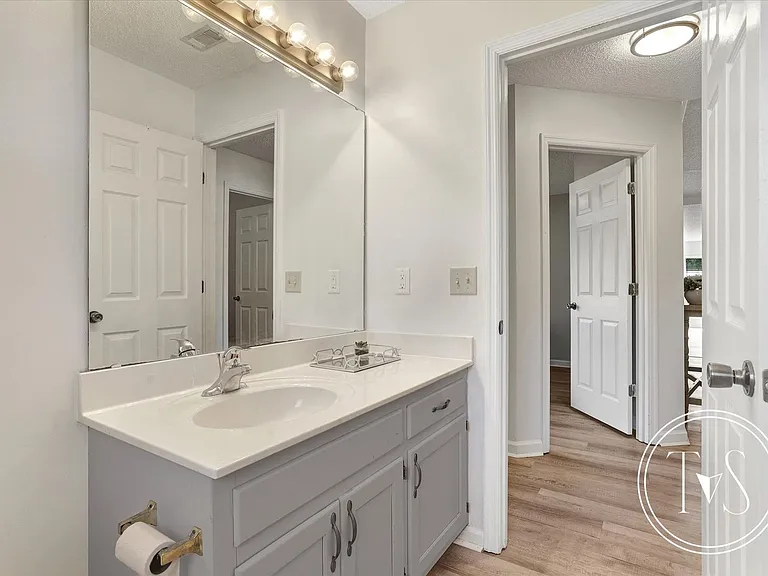 801 Winchester Rd — Photo 24