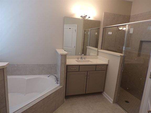 5th image of 256 Deerfield Meadows Cir