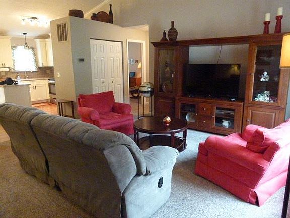 5th image of 1481 Clermont Ct