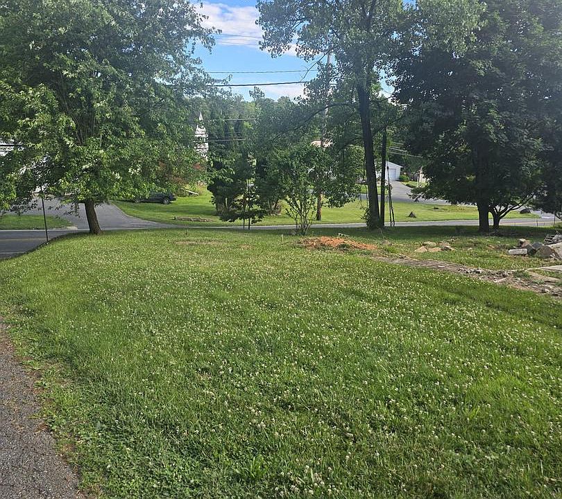 1st image of 204 Gwynnbrook Ave