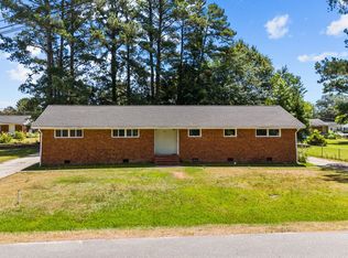 400B Flowers Dr, Smithfield, NC 27577