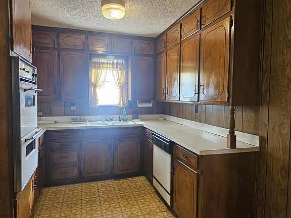 5th image of 4117 Parrish Rd