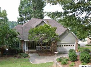 1220 Lakemont Dr S, Gadsden, AL 35907