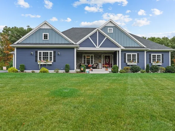 9 Tristan Ct, Smithfield, RI 02917