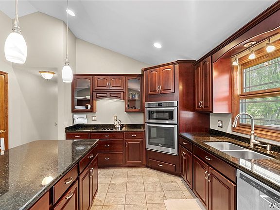 3rd image of 1145 Sheree Dr