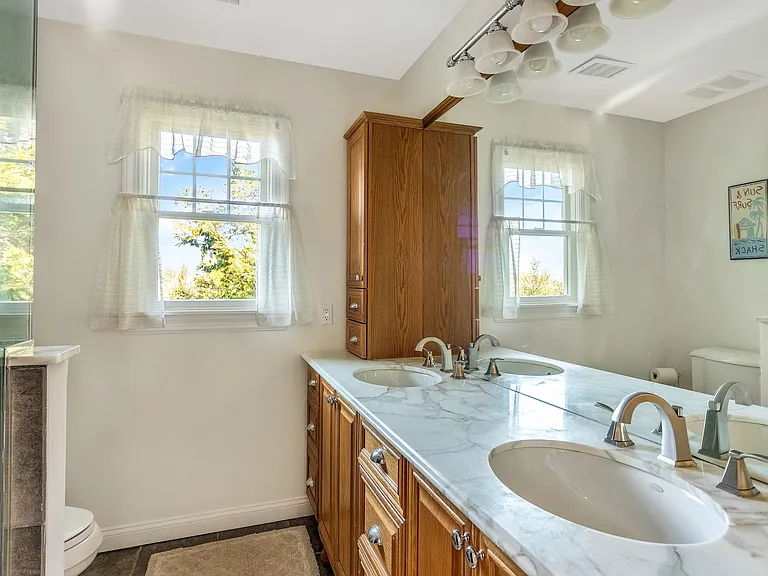 435 Luptons Point Rd — Photo 21