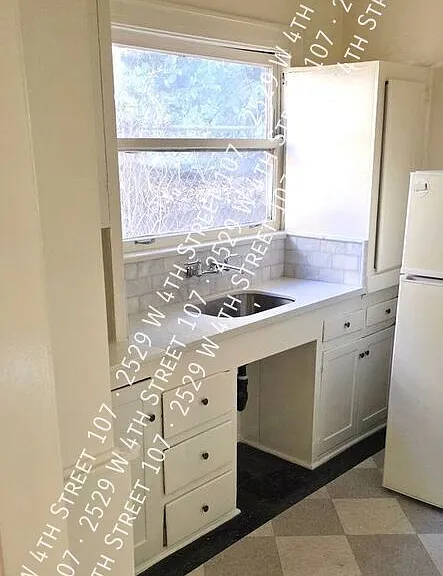 2529 W 4th St #107 — Photo 5