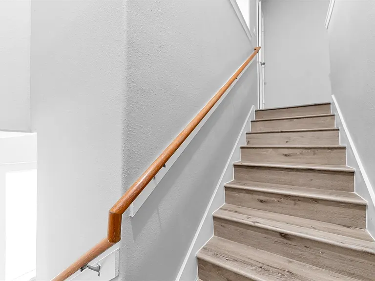 16007 Sandy Path Ln — Photo 26