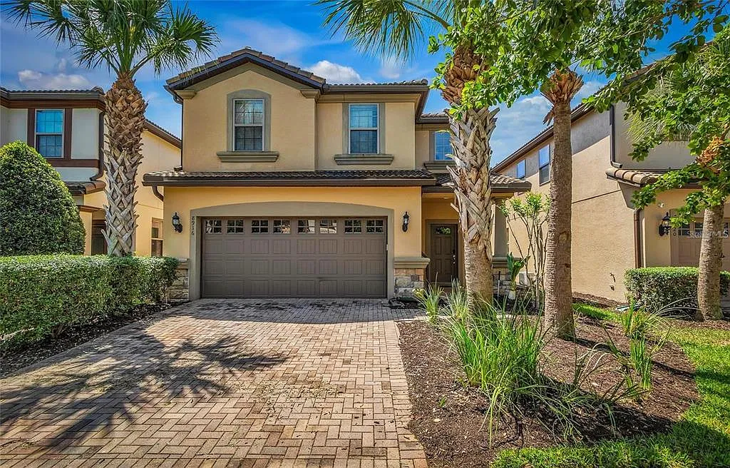 6 bed, 4.0 bath, 3142 sqft, $3,700 — Photo 1