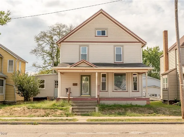 412 W 3rd St, Uhrichsville, OH 44683