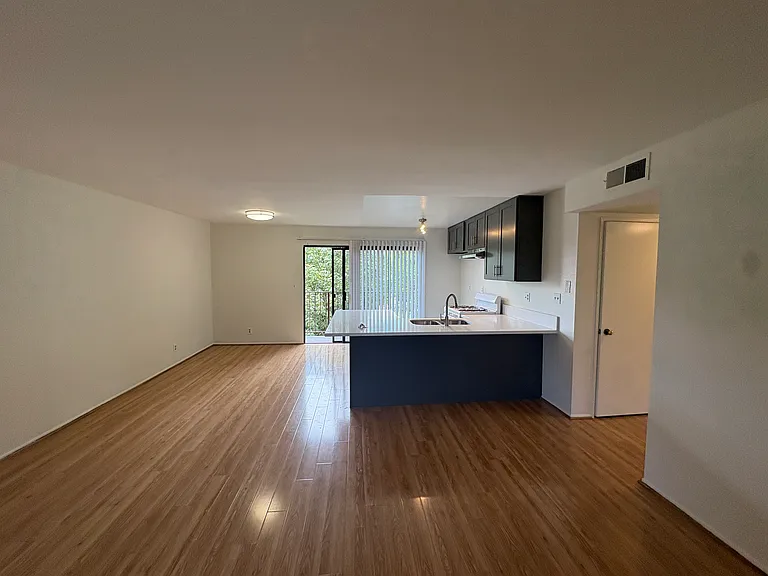 1050 Raymond Ave #210 — Photo 3