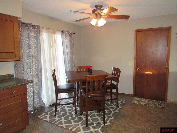 3rd image of 26 Catherine Ln