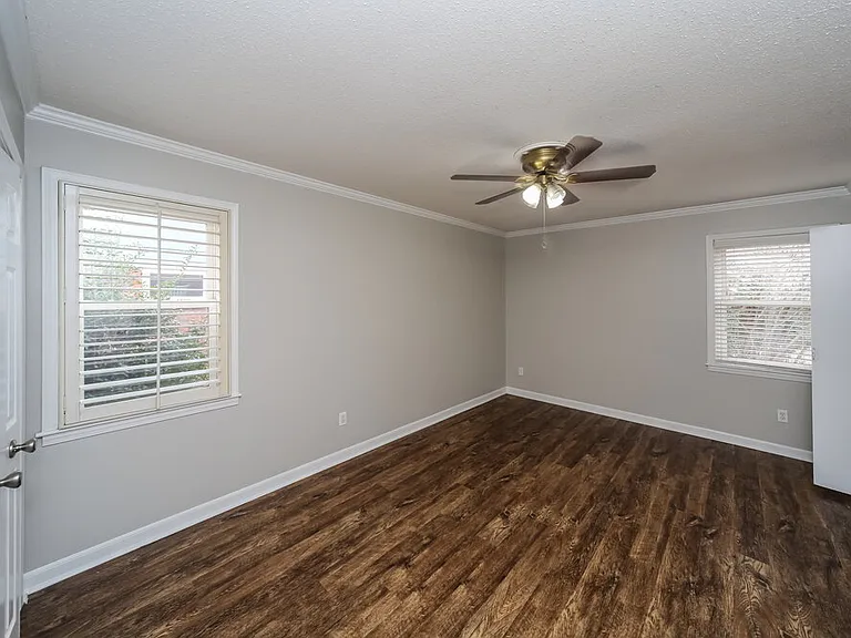 1585 Pepperwood St — Photo 9